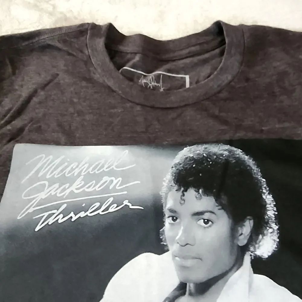 Michael Jackson 2016 Heathered Gray Tee With Graphic Thriller Nwt Size Small — image 5 of 7
